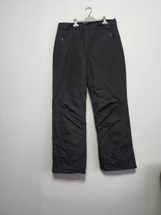 Particular vand pantaloni de schi