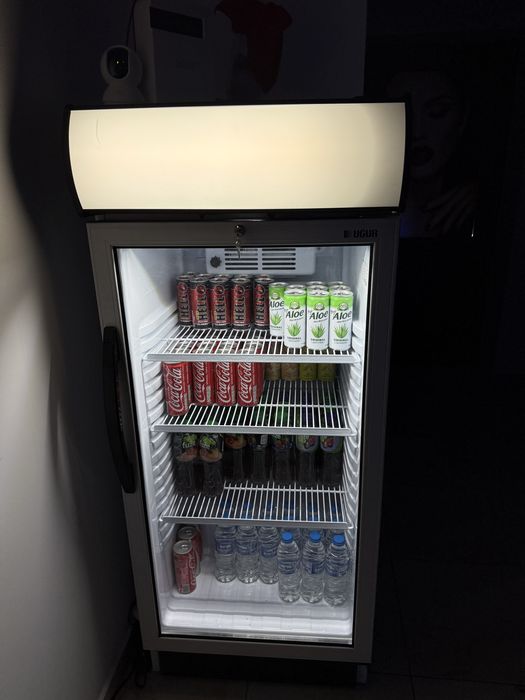 Хладилна витрина