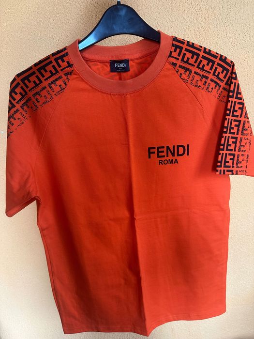 Тениска Fendi /размер S, стандарт става за М/
