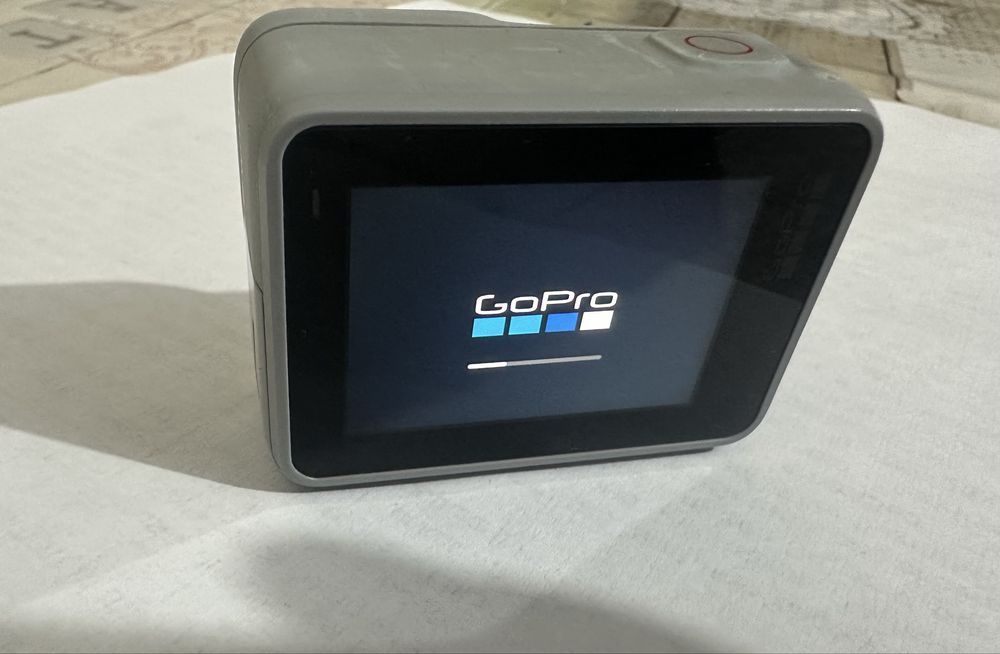 Vand GoPro Hero 7 white cu accesorii