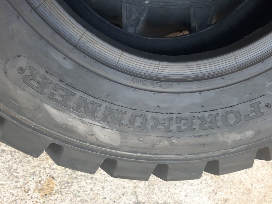 Cauciucuri noi industriale 12.5/80-18 Forerunner cu 14PLY