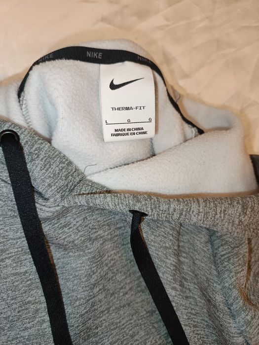 Nike therma fit сив суичър