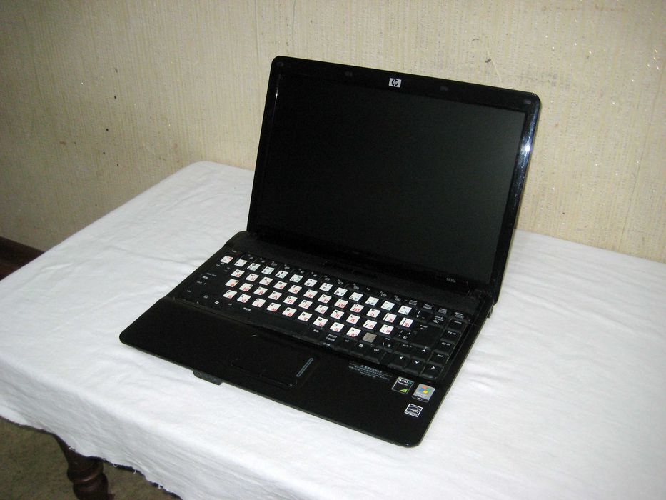 Ноутбук HP офисный батарея долга держит отличном рабочим состоянии