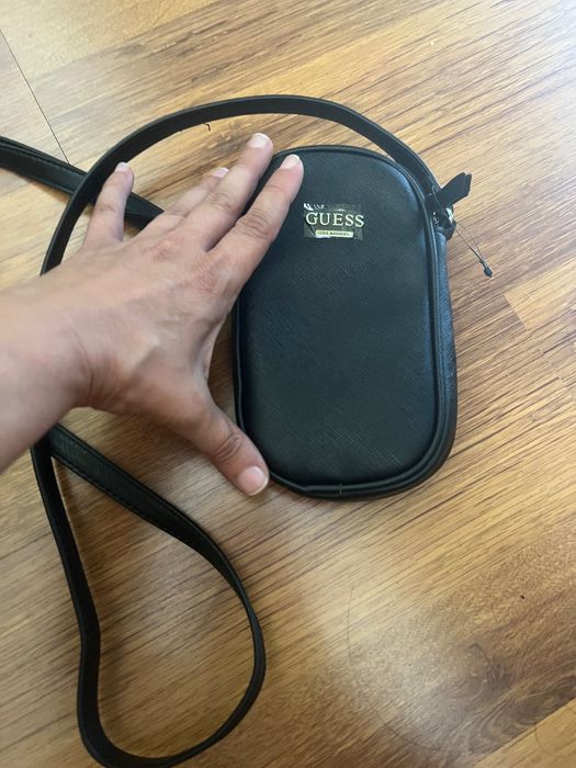 Guess малка чанта