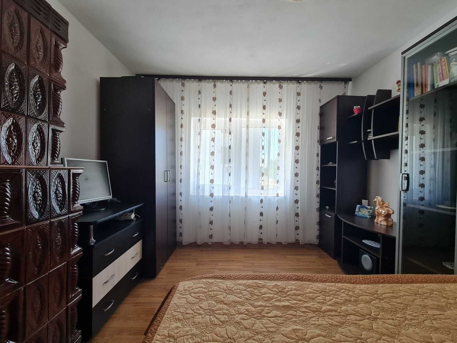 Vand Apartament cu 2 camere in Simian