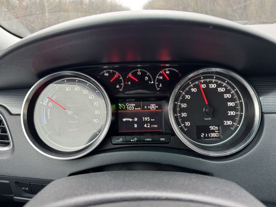 Peugeot 508 Hybrid AWD 2013