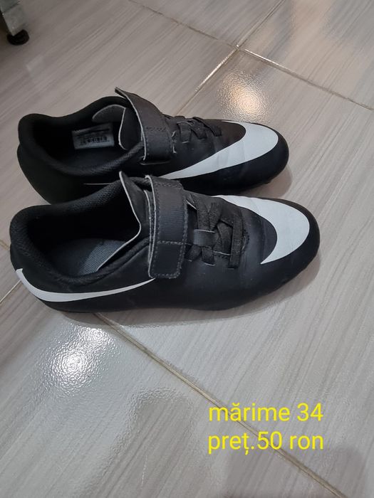 Ghete fotbal Nike marime 34