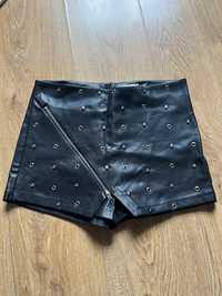 Pantaloni scurti tip fusta piele