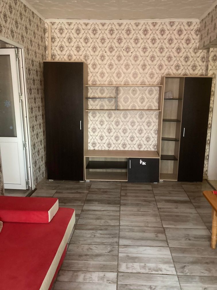 Închiriez apartament