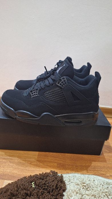 Jordan 4 Black cat