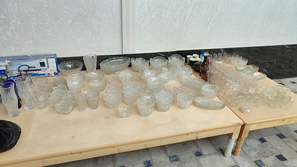 Chinni va hrustal Idishlar samovar sotiladi