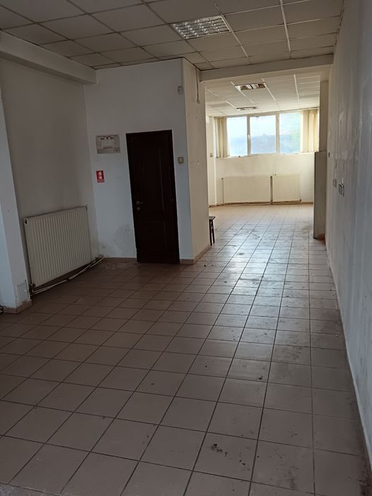 Spațiu comercial central