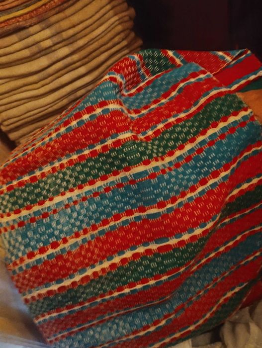 Vând țesuturi retro