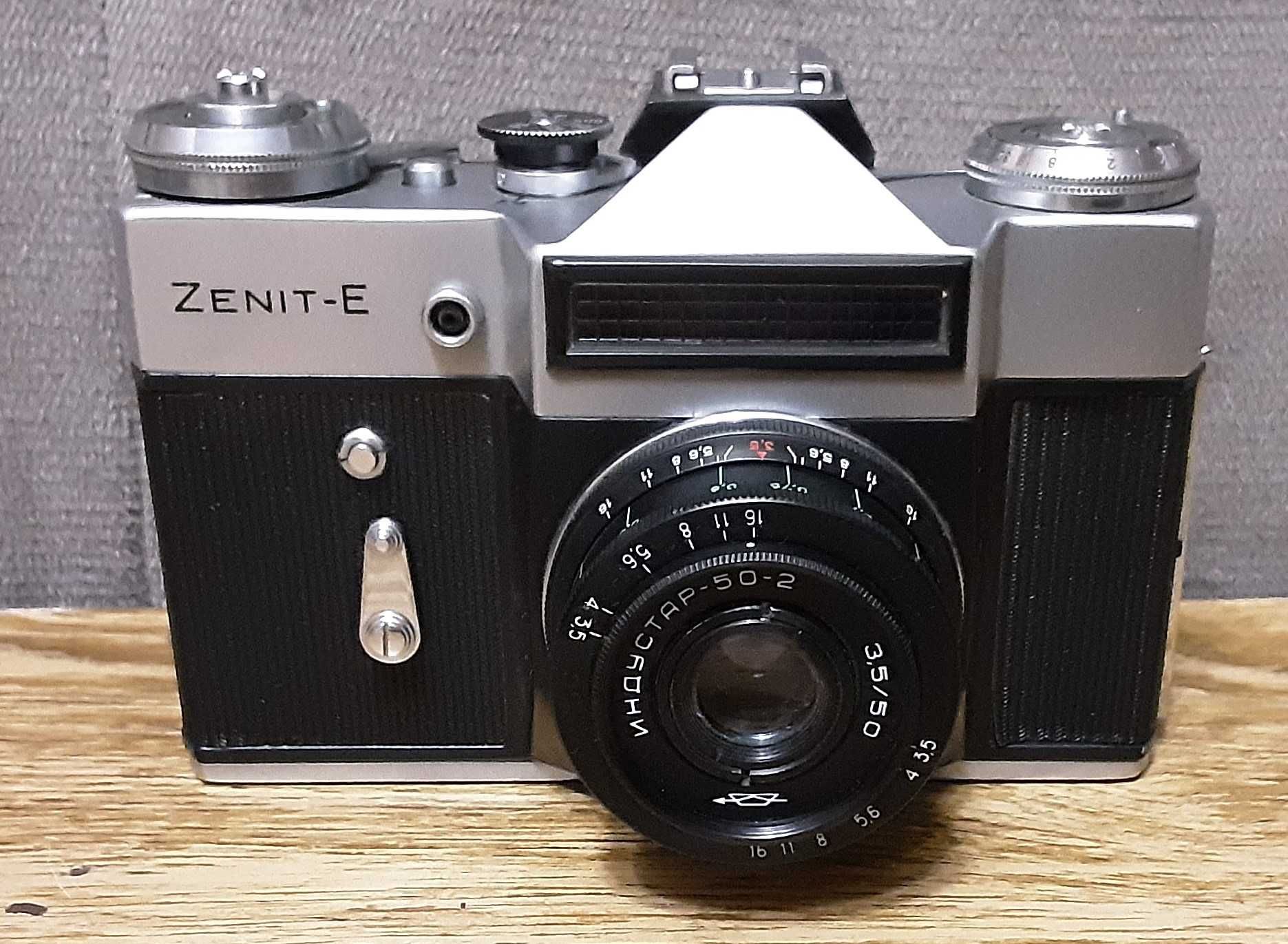 Продам новый фотоаппарат Zenit-E в идеальном состоянии