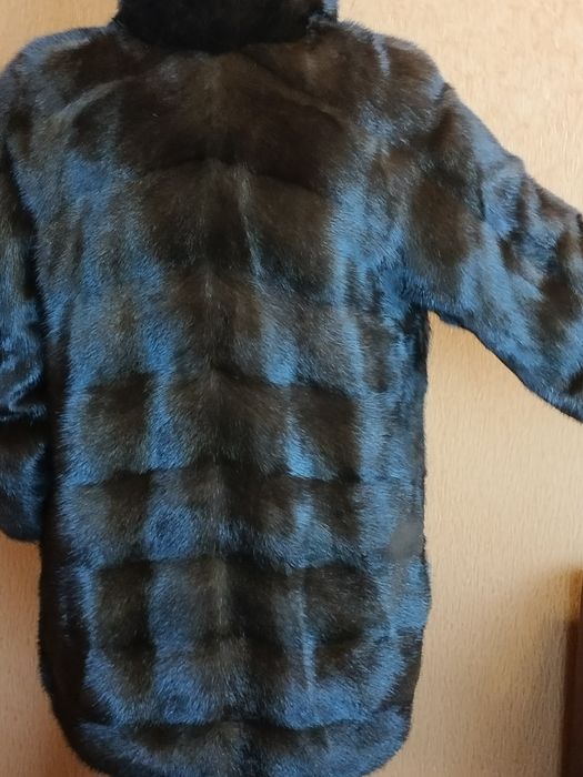 Продам норковую шубу.