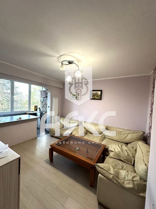 Тристаен обзаведен апартамент в кв. Света Троица