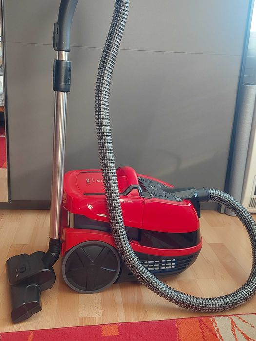 Перяща прахосмукачка BOSCH ProAnimal BWD421PET