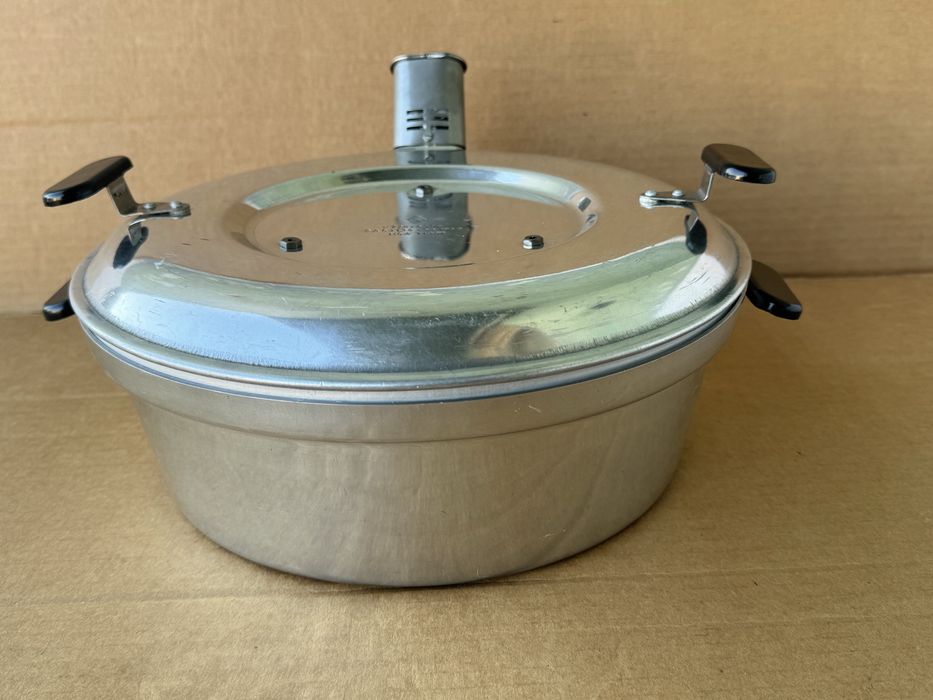 Електрическа тенджера от СОЦА , НЕИЗПОЛЗВАНА!