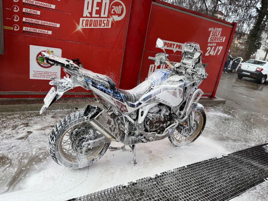 Motocicletă Honda Africa Twin Adventure Sport