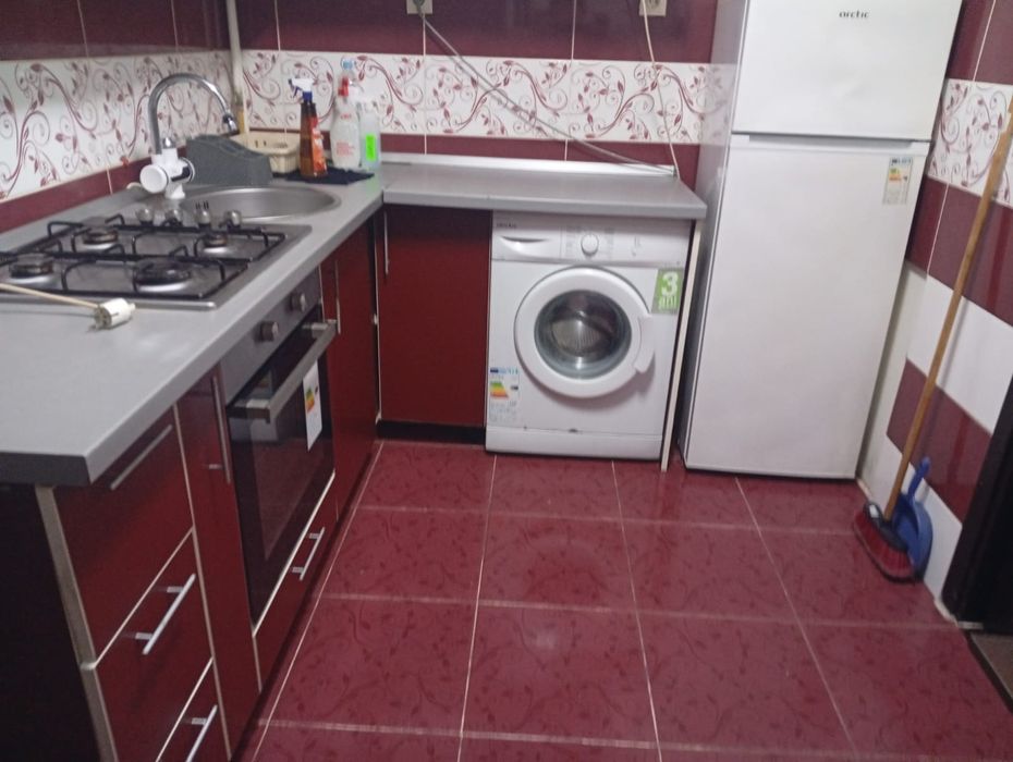 Vând Garsonieră Laminorului