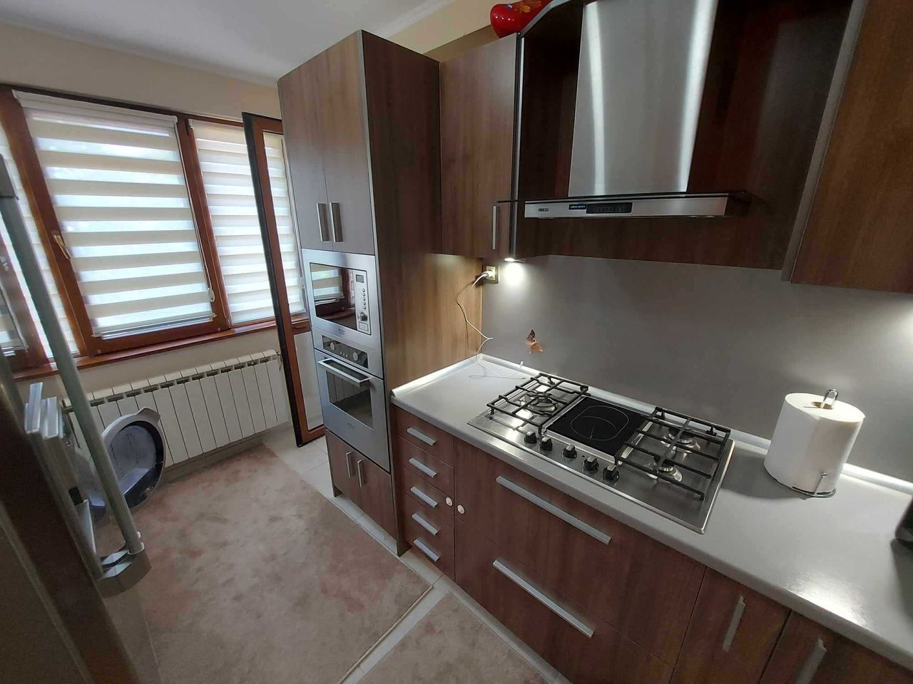 Продава се Тристаен апартамент в Търговище, Център - 105 кв.м за 1360 €/кв.м - Снимка #3