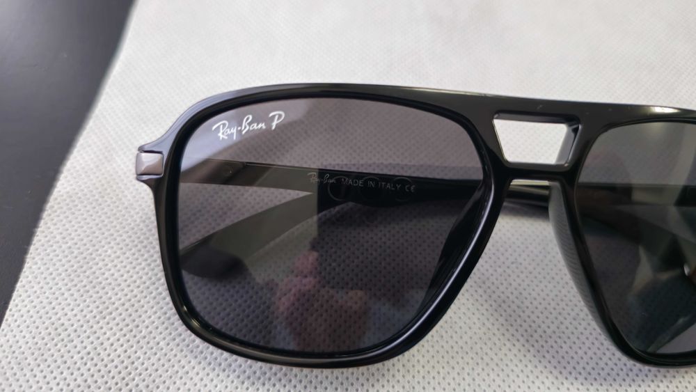 Ochelari de soare polarizati Rayban RB4184, lentila polarizata