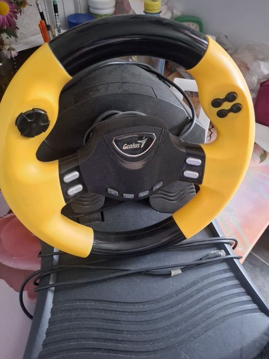 Продам  игровую  приставку.