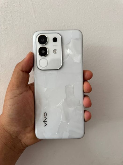 Vivo Y29 smartfon sotiladi