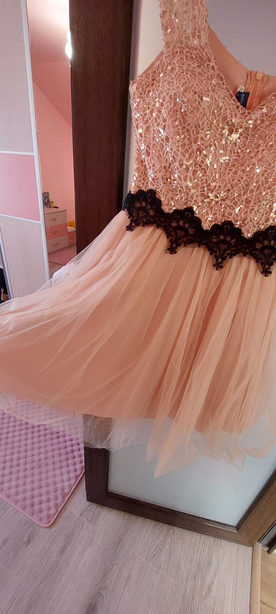 Rochie mărimea M roz pudrat