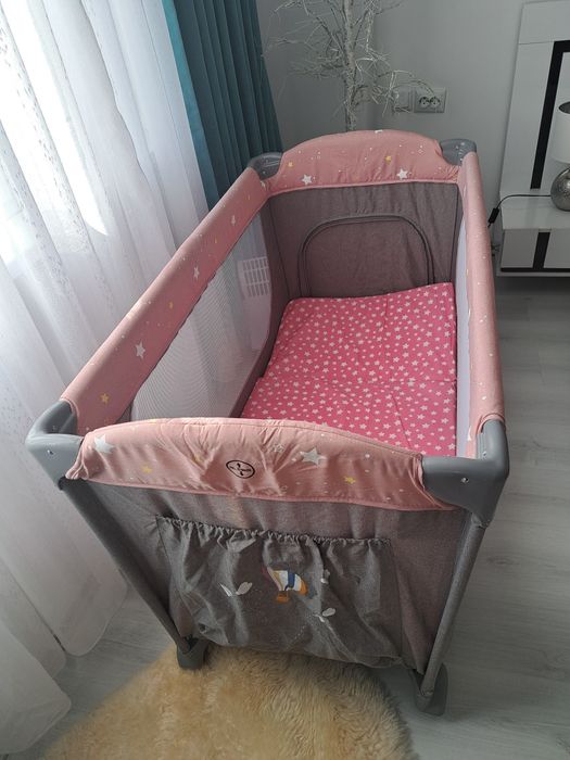 Продавам детска кошара, цена 90 лв. и люлеещо столче за 50 лв