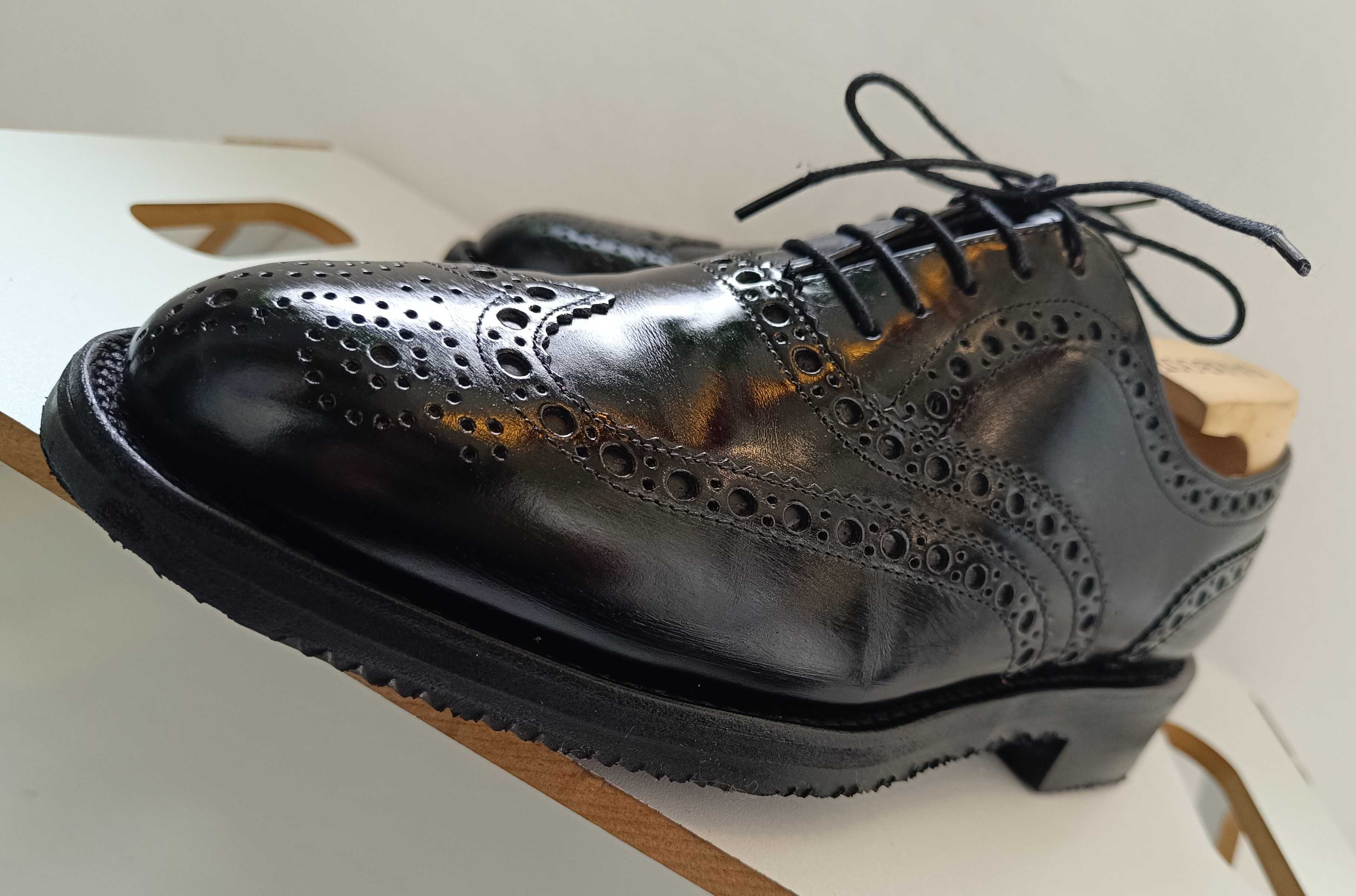 Pantofi oxford 40 40.5 brogue de lux lucrati manual Barker piele nat