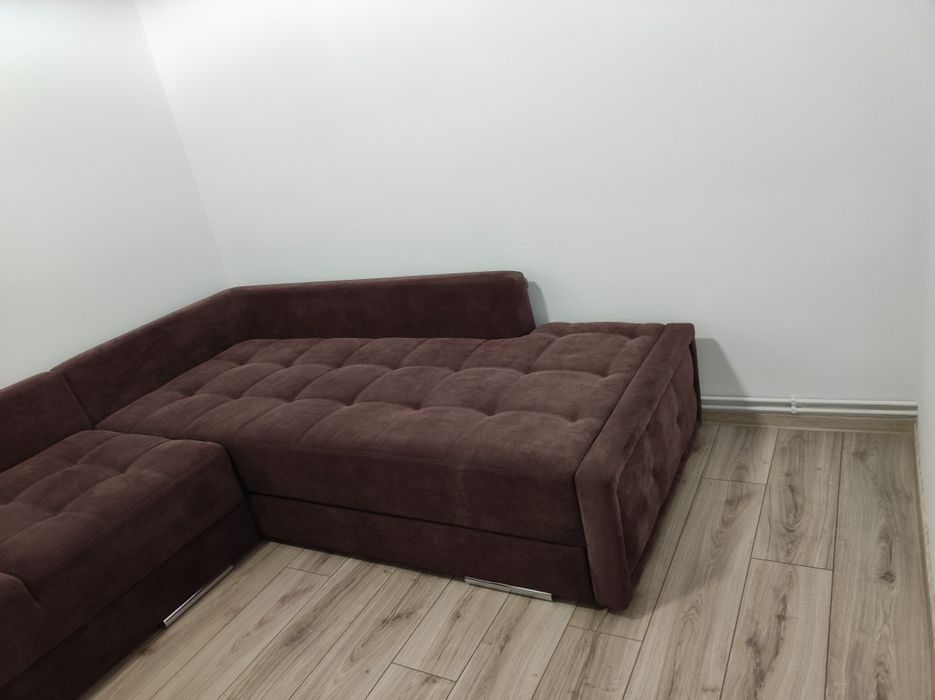 Vând colțar extensibil cu lada de depozitare