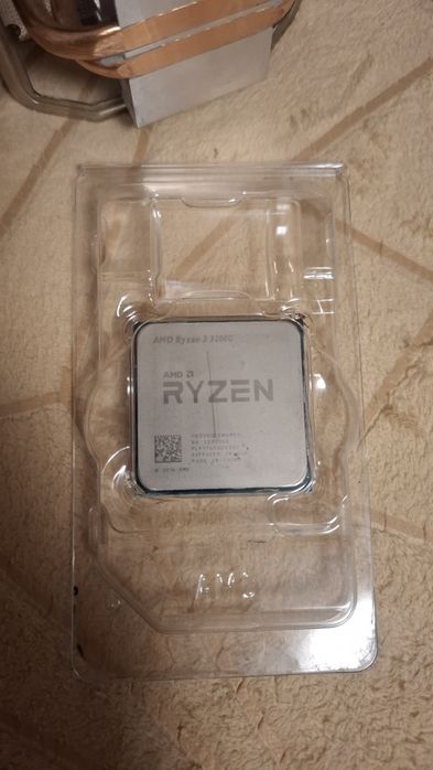 Продам процессор ryzen 3 3200g