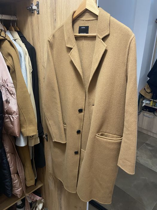 Palton Bershka maro