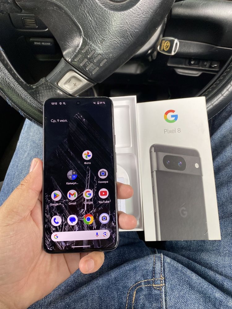 Pixel 8.    8/128