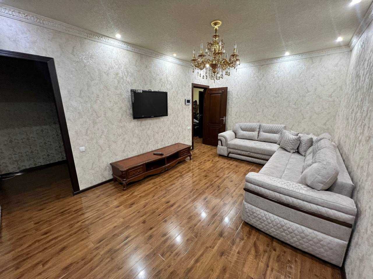 Продаётся 2х комнатная квартира - БИЙ ( 171 школа ) - 55м2