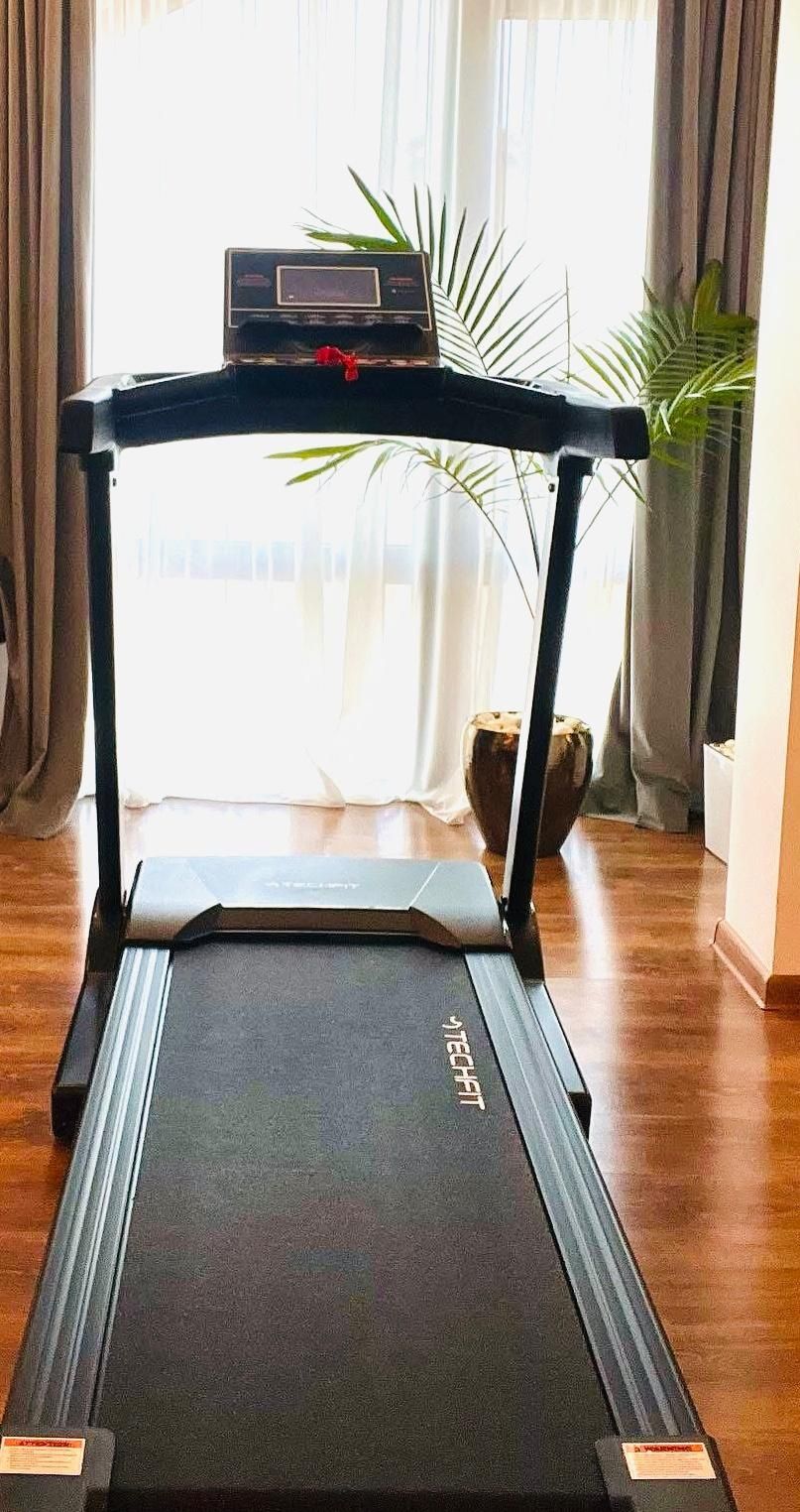 Camera cu baie proprie în apartament 76 mp