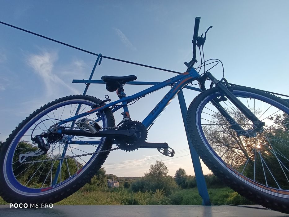 Bicicleta MTB albastra