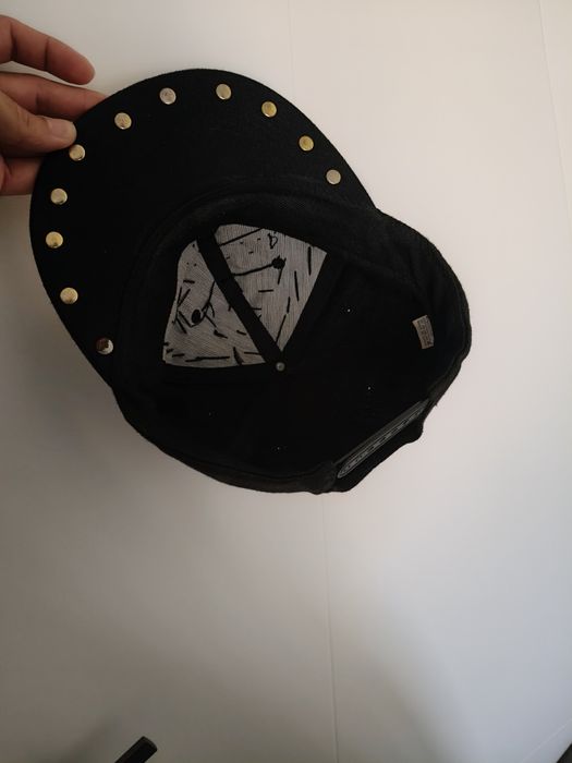 Șapcă aurie cu ținte