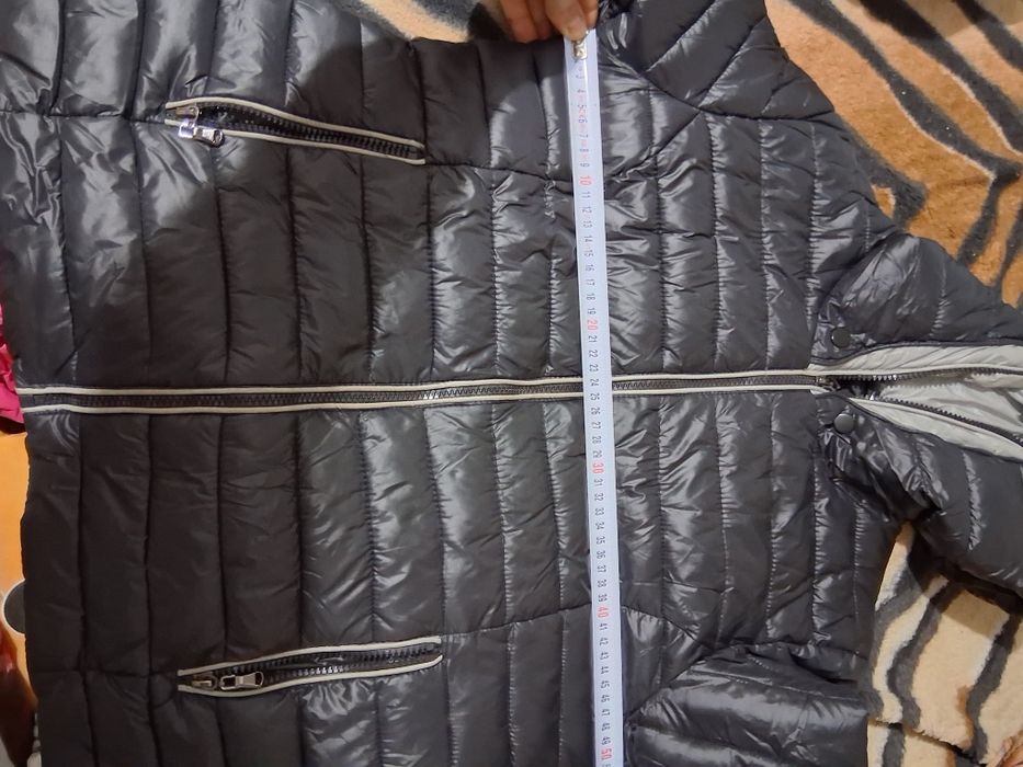 Geaca de dama arata impecabil