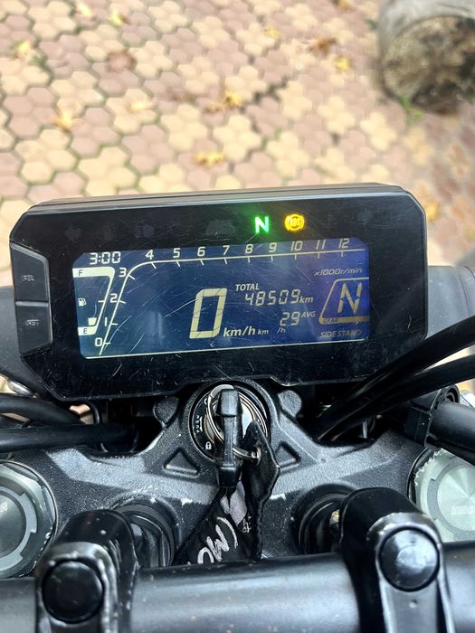 Motocicleta Honda CB125R (A1)