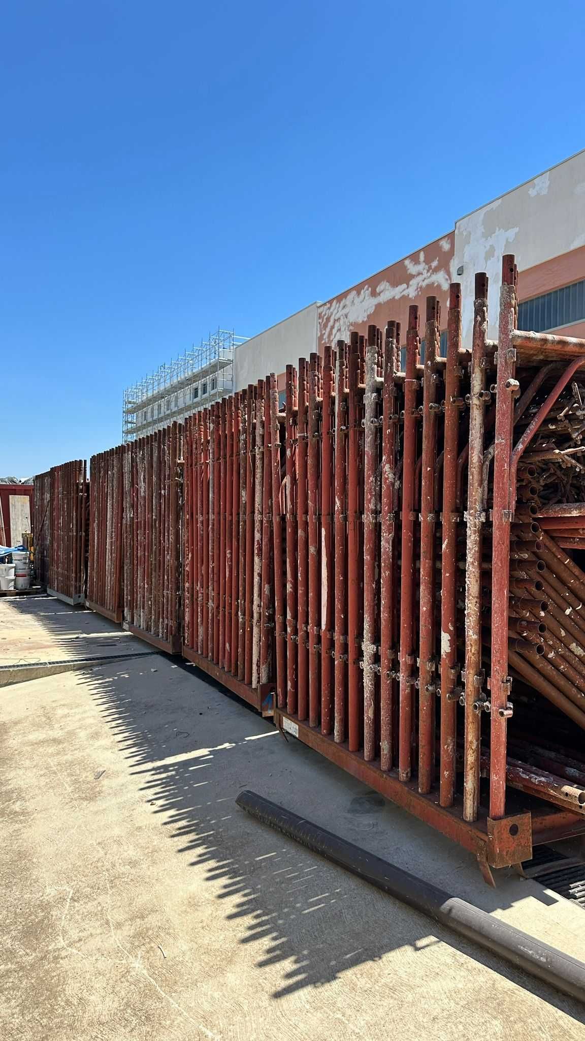 Vand schela pentru constructii 460lei/tronson complet