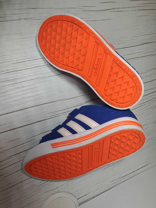 Детски маратонки adidas за момче