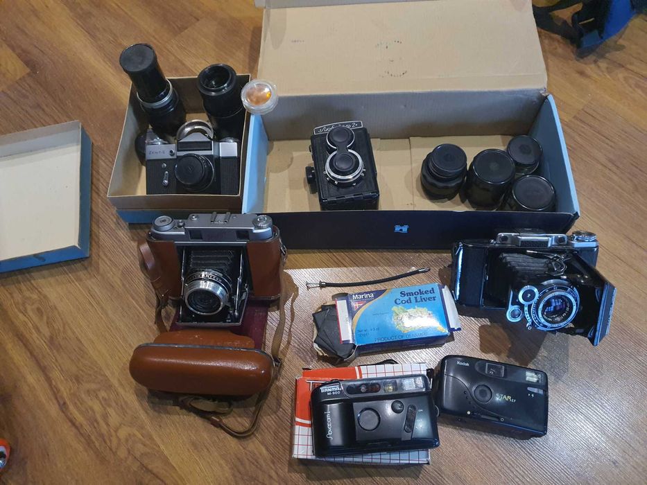 Коллекция старых фотоаппаратов