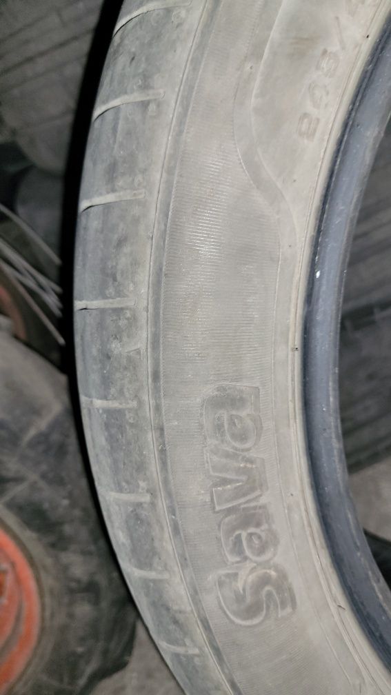 245/45 R 18 летни гуми Sava