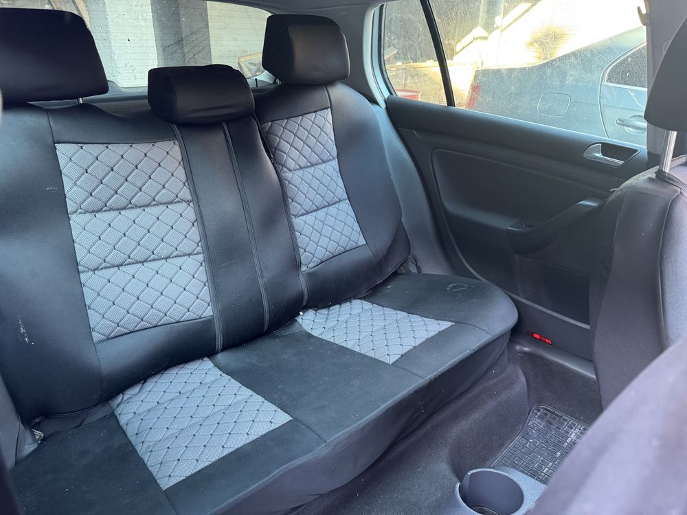 vând Volkswagen Golf 5