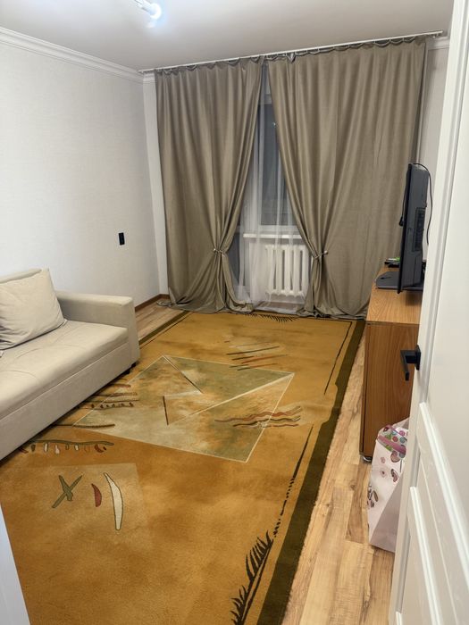 Сдаю 2х комнатную в центре