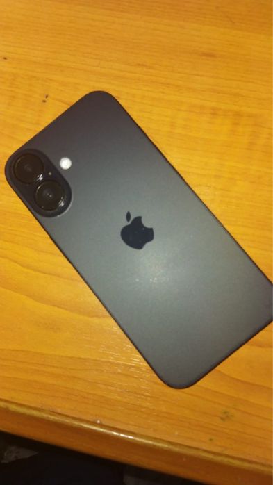 Продам Iphone 16