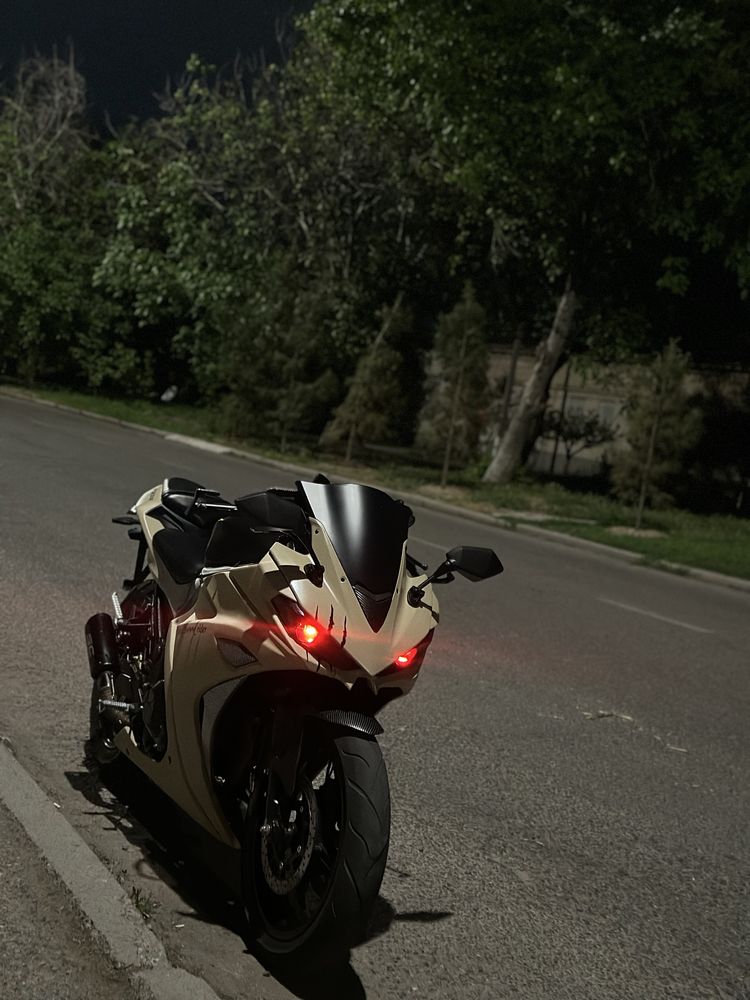 Yamaha r3 replica