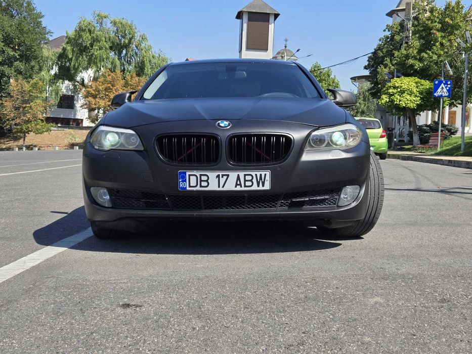 Bmw f10, automata, 2.0 Negru mat, 184 cai, consum mic, banda led